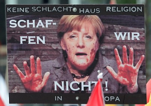 Breaking point? Merkel will have to spend £2.52BILLION to deport HALF A MILLION migrants…
