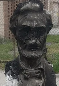 90-Year-Old Bust of Abe Lincoln Destroyed in Chicago Neighborhood…