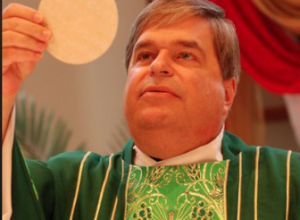 TX: Priest, John Keller, allowed to celebrate Mass at Catholic church despite new allegations…
