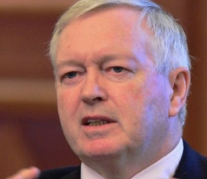 UK: A British businessman, formerly of MI6, is under investigation for allegedly selling information to undercover spies from China.